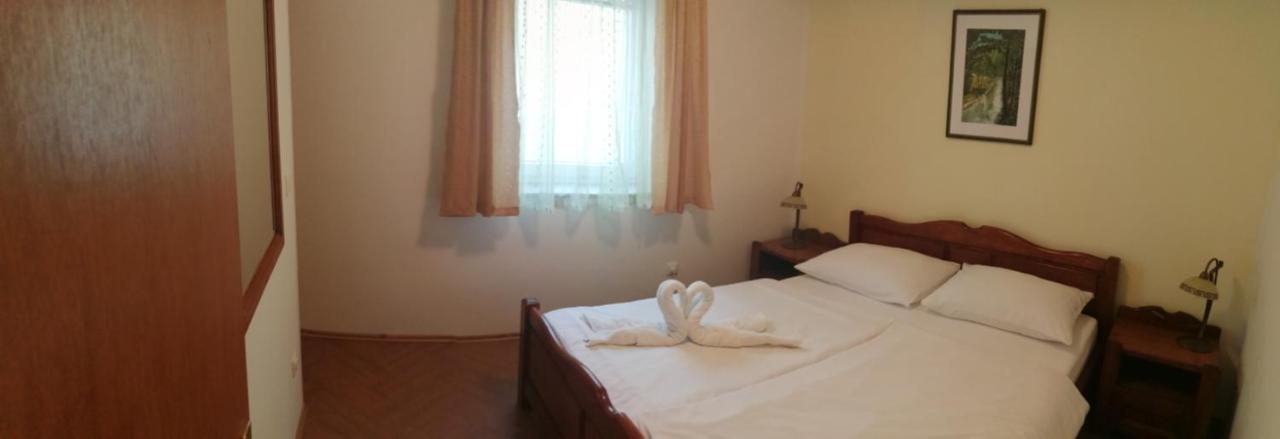 Apartments Tina Пула Екстериор снимка