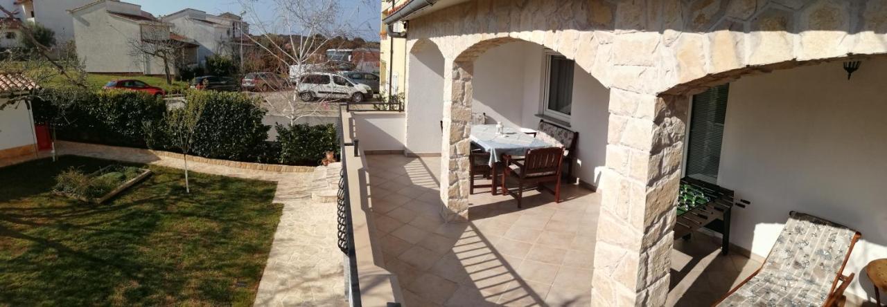 Apartments Tina Пула Екстериор снимка