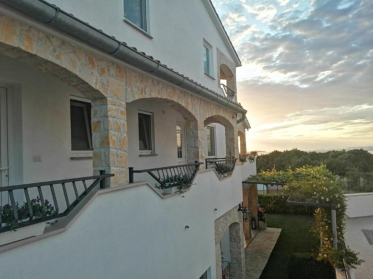 Apartments Tina Пула Екстериор снимка