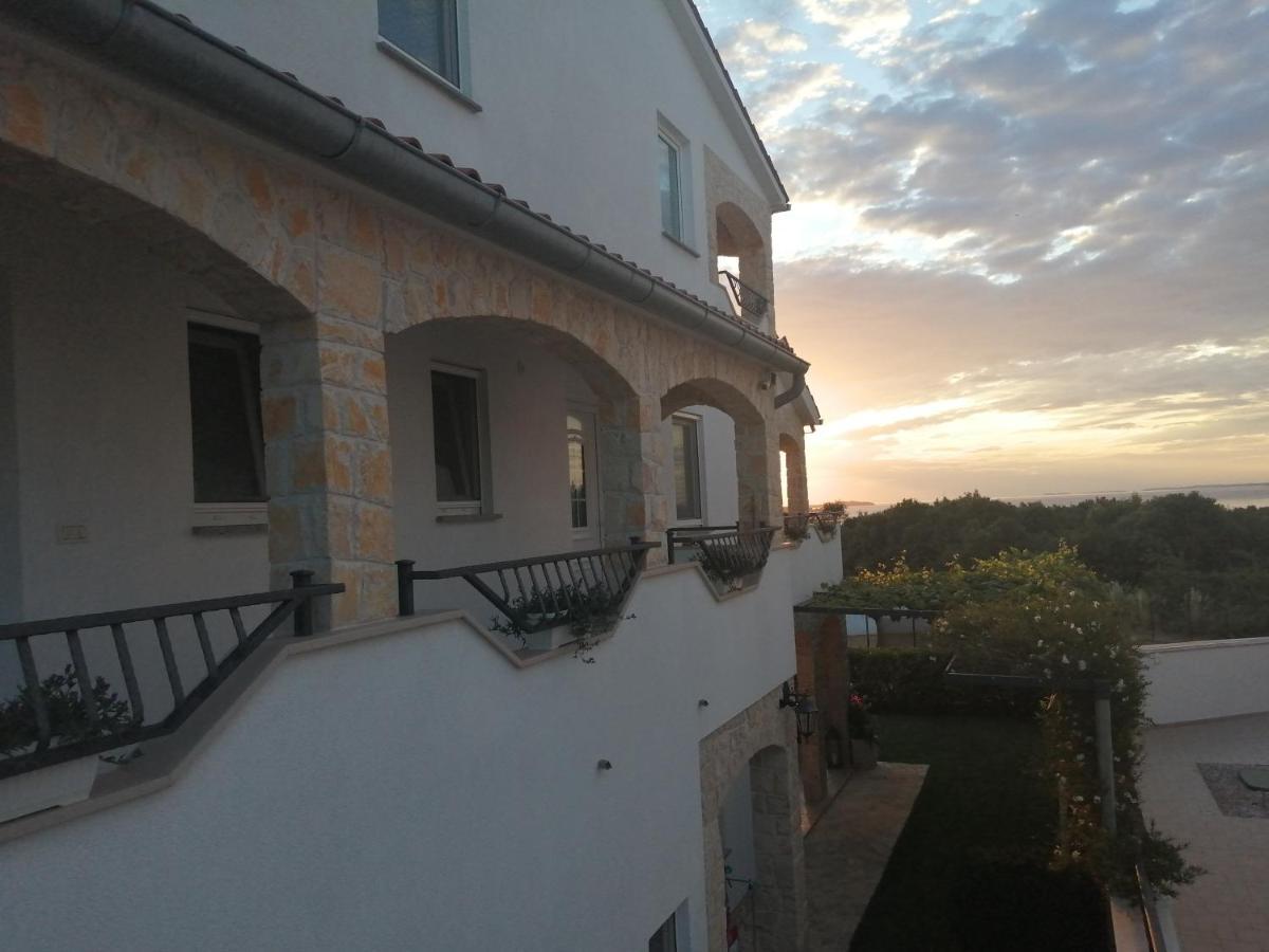 Apartments Tina Пула Екстериор снимка
