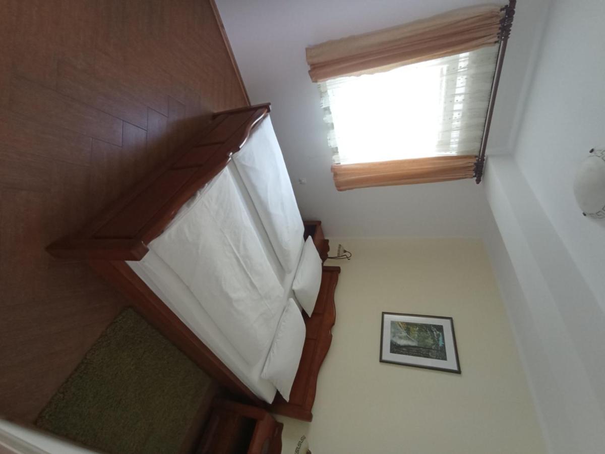 Apartments Tina Пула Екстериор снимка