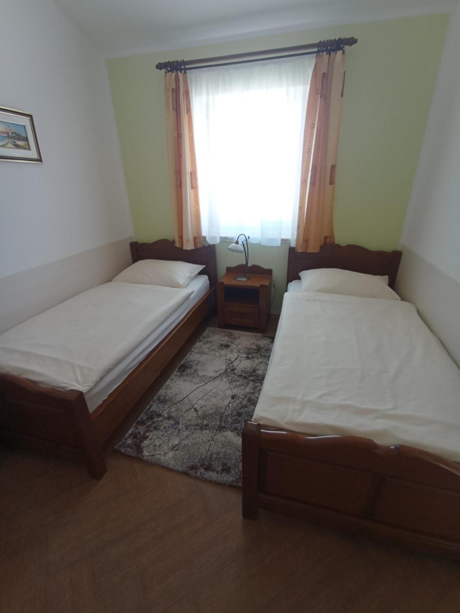 Apartments Tina Пула Екстериор снимка