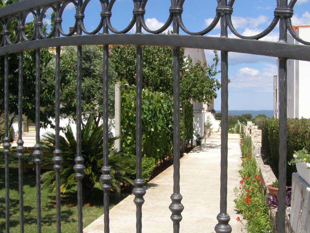 Apartments Tina Пула Екстериор снимка